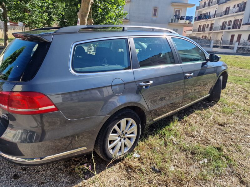 Grigio Usata 2011 VW Passat Station wagon | 4500 € (Buon prezzo) - Immagine 1/4