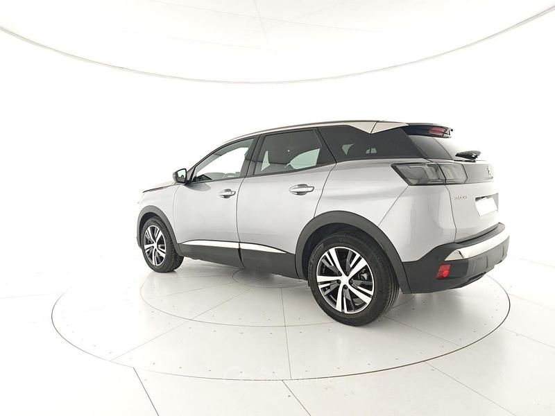 Usata Peugeot 3008 Allure 131 CV (96 kW) 2024 Argento SUV