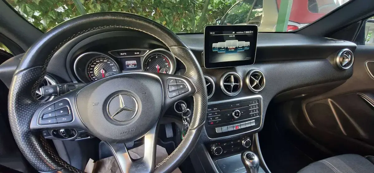 Usata Mercedes A180 Edition 109 CV (80 kW) 2017 Nero Berlina