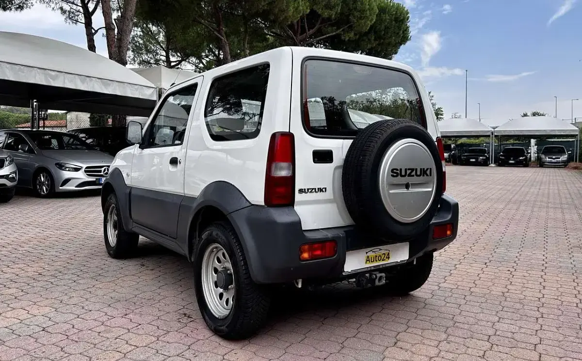 Usata Suzuki Jimny 86 CV (63 kW) 2018 Bianco SUV