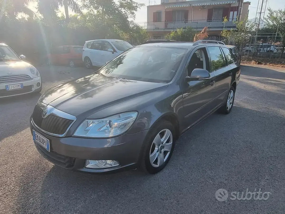 Usata Skoda Octavia Ambition 105 CV (77 kW) 2012 Grigio Station wagon