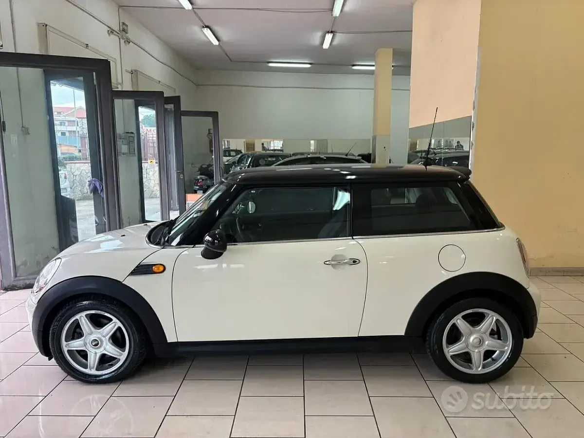 Usata Mini Cooper 109 CV (80 kW) 2007 Beige Utilitaria