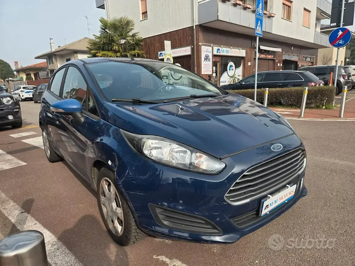 Usata Ford Fiesta Business Edition 97 CV (71 kW) 2014 Blu/azzurro Utilitaria