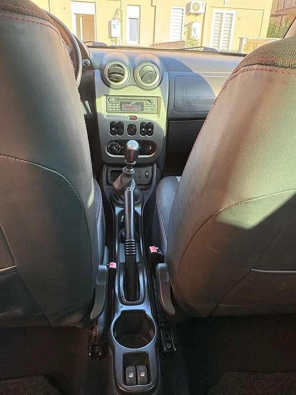 Usata Dacia Duster Lauréate 110 CV (80 kW) 2013 Bianco SUV