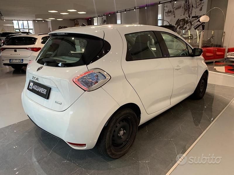 Usata Renault Zoe Life 67 kW (92 CV) 2018 Bianco Utilitaria