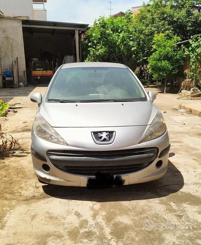 Gebraucht Peugeot 207 73 PS (53 kW) 2008 Grau Kleinwagen