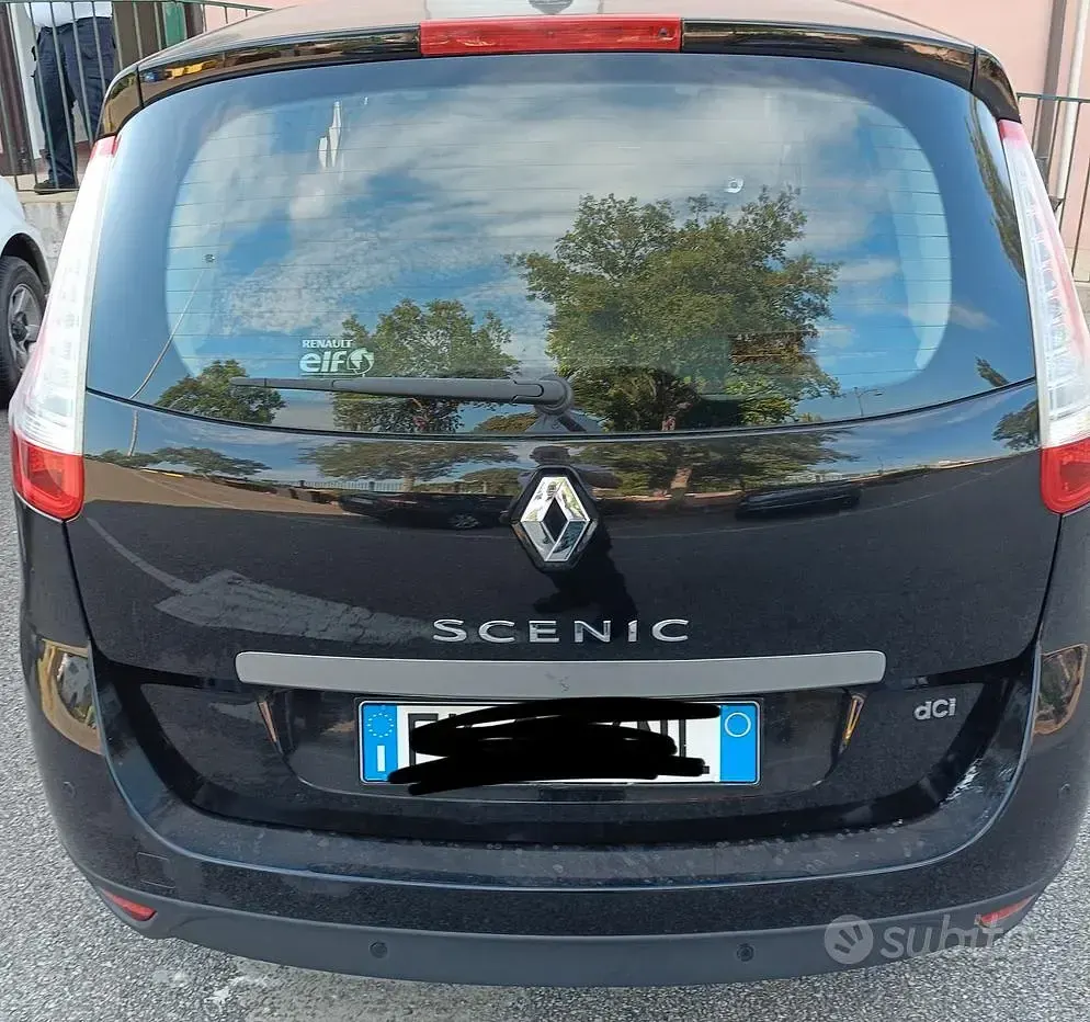 Usata Renault Grand Scénic III 110 CV (80 kW) 2011 Nero Monovolume
