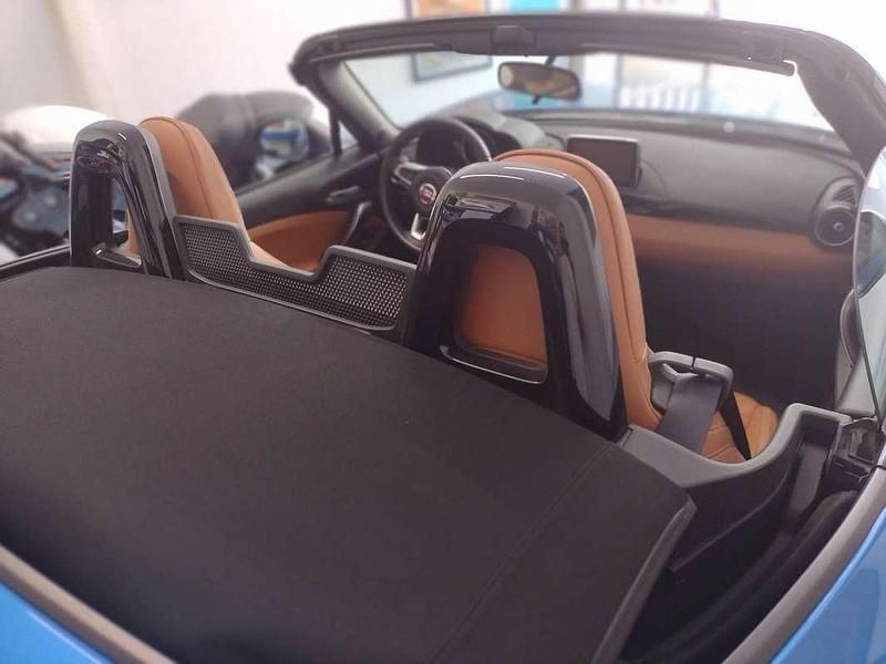 Usata Fiat 124 Spider Lusso 140 CV (102 kW) 2017 Blu/azzurro Cabrio