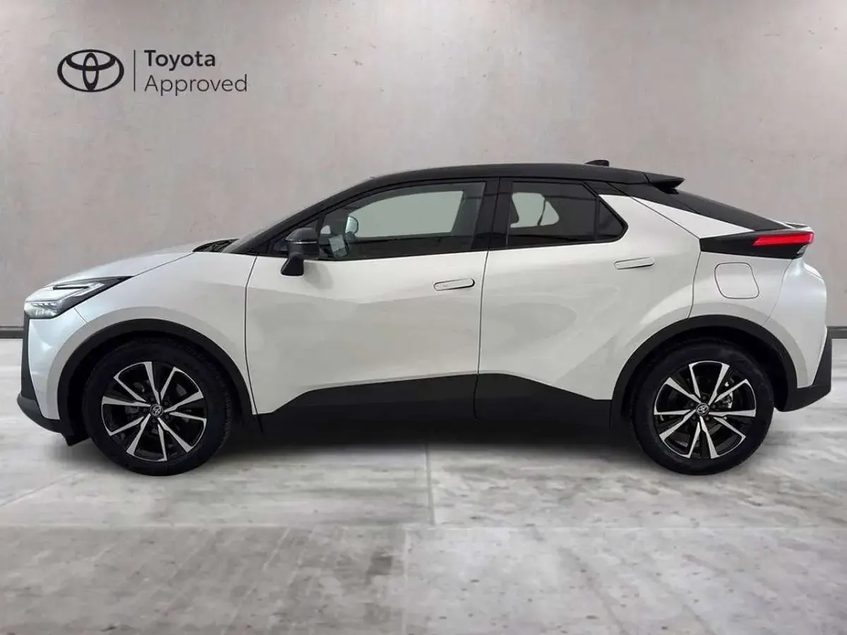 Usata Toyota C-HR Trend 98 CV (72 kW) 2024 Bianco SUV