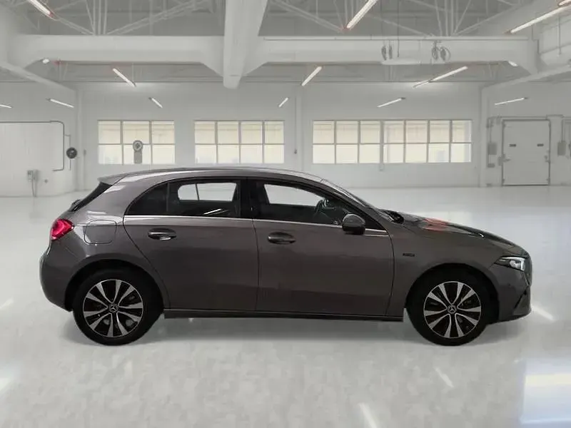 Usata Mercedes A250 Business 160 CV (117 kW) 2021 Grigio Berlina