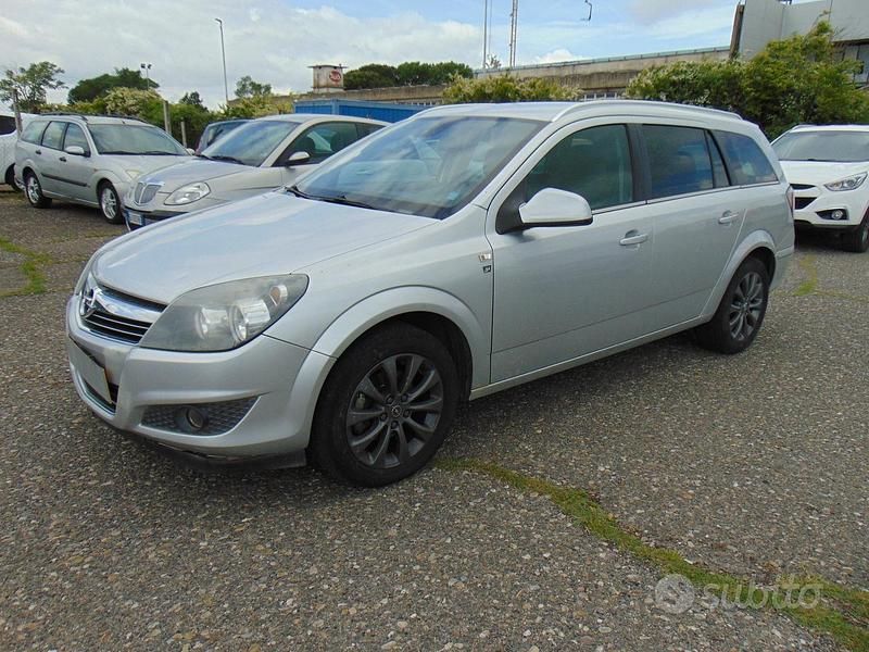 Usata Opel Astra 2010 Grigio Station wagon