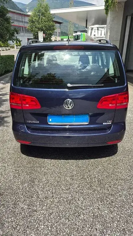 Usata VW Touran Trendline 105 CV (77 kW) 2014 Blu/azzurro Monovolume