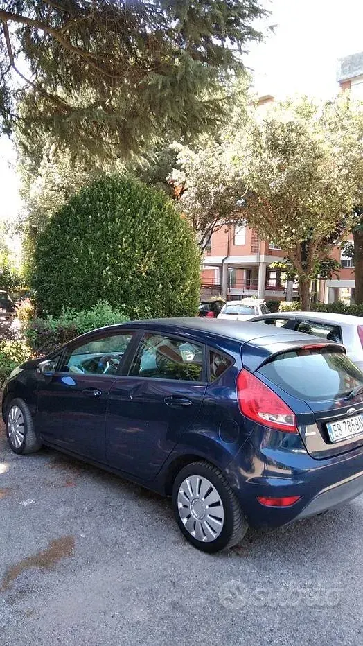 Usata Ford Fiesta 68 CV (50 kW) 2010 Bluazzurro Berlina