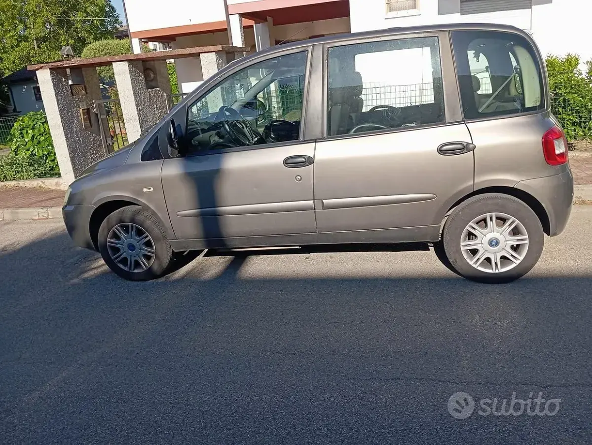 Usata Fiat Multipla 103 CV (75 kW) 2010 Monovolume