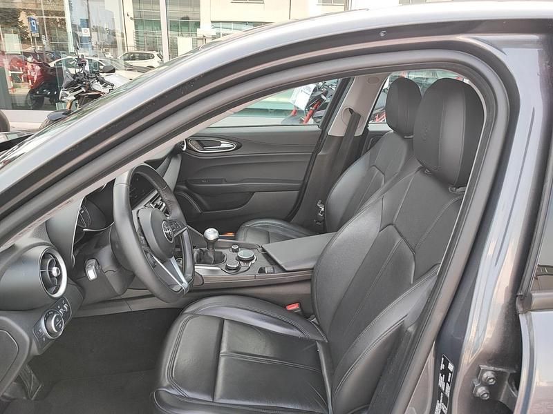 Usata Alfa Romeo Giulia Business 150 CV (110 kW) 2017 Grigio Berlina