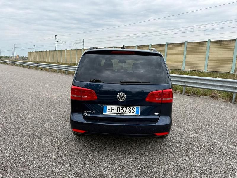 Usata VW Touran 105 CV (77 kW) 2011 Monovolume