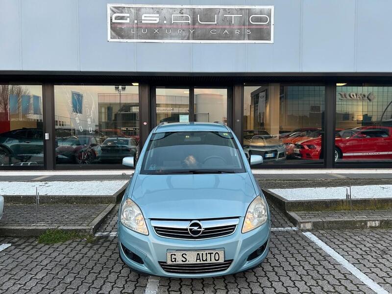 Venduto Opel Zafira 1.6 Cosmo ecoM 94. - auto usate in vendita