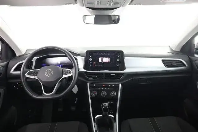 Usata VW T-Roc Life 110 CV (80 kW) 2024 Nero perla SUV