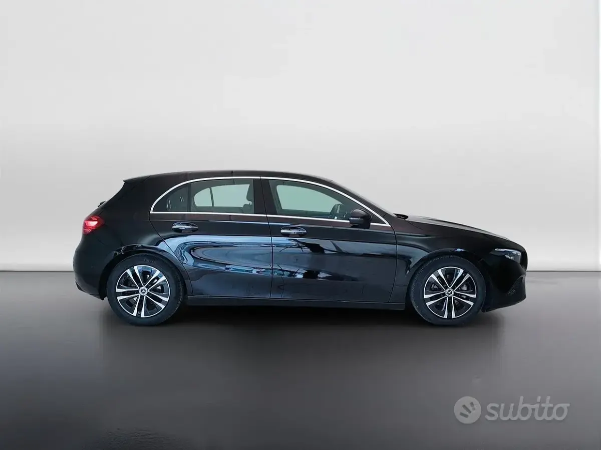 Usata Mercedes A180 Advanced Plus 116 CV (85 kW) 2023 Nero notte Berlina