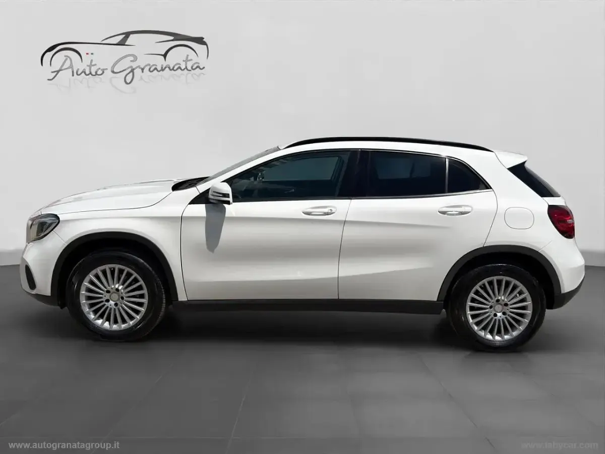 Usata Mercedes GLA200 136 CV (100 kW) 2019 Bianco SUV