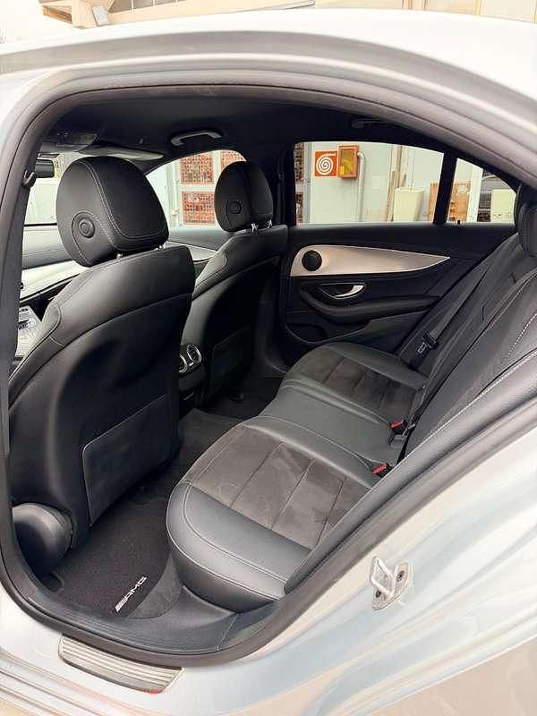 Usata Mercedes E220 Premium 194 CV (142 kW) 2021 Argento Berlina