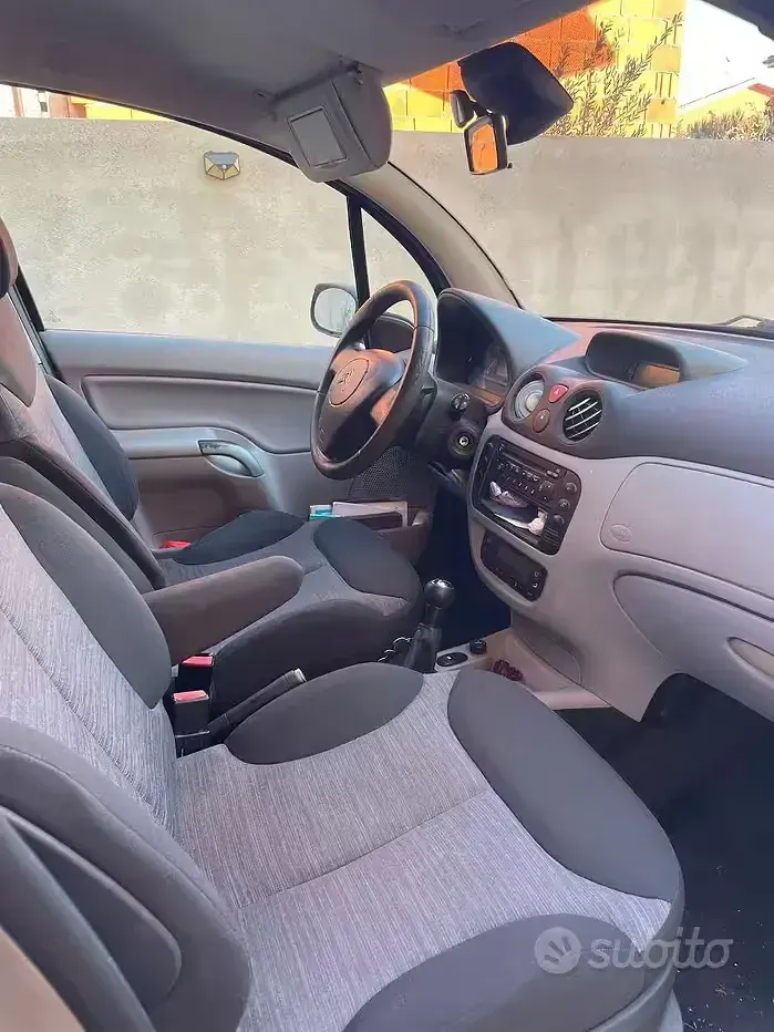 Usata Citroën C3 XTR 90 CV (66 kW) 2004 Marrone Berlina
