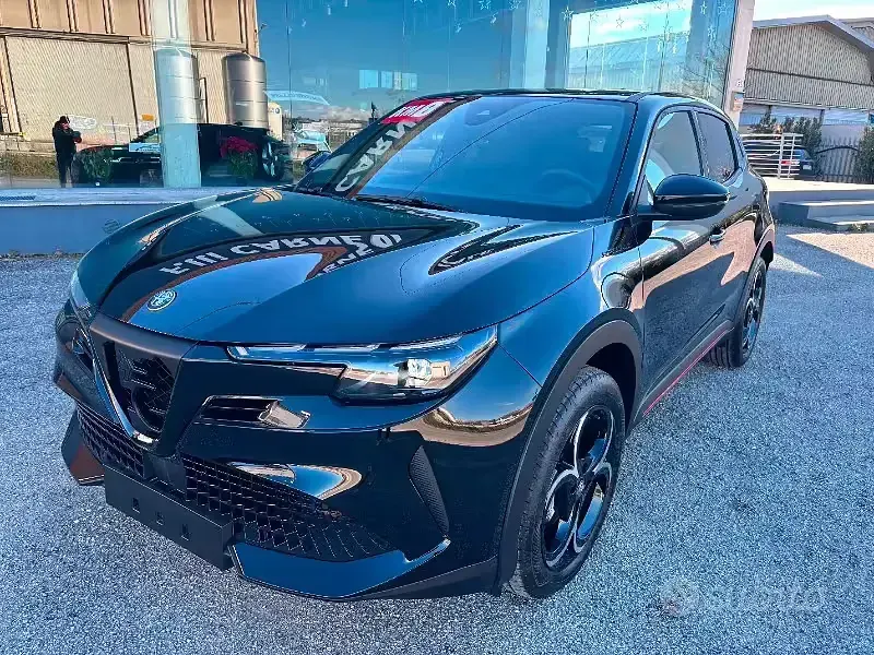 Nuova Alfa Romeo GT Junior 136 CV (100 kW) 2025 Nero SUV