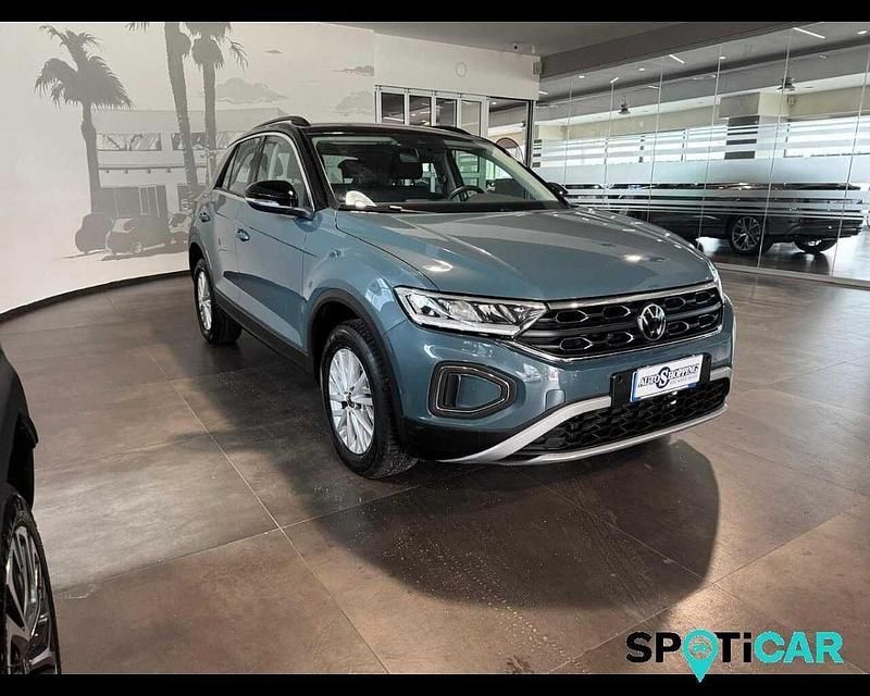 Usata VW T-Roc Life 150 CV (110 kW) 2025 Blu/azzurro SUV