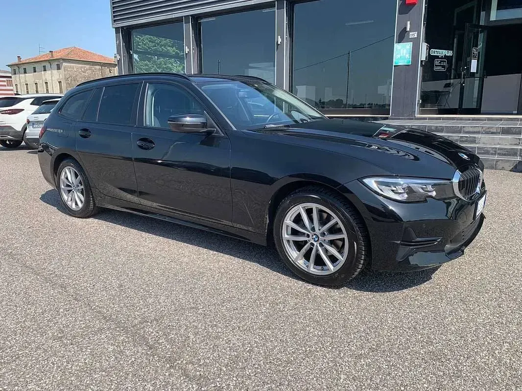 Usata BMW 318 Advantage 150 CV (110 kW) 2022 Nero Station wagon