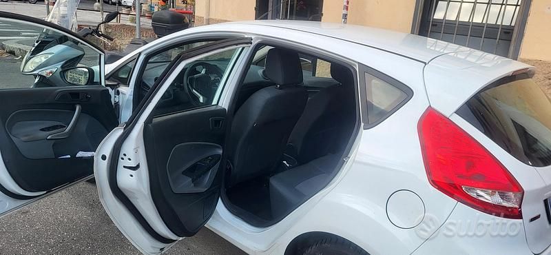 Usata Ford Fiesta 68 CV (50 kW) 2011 Utilitaria