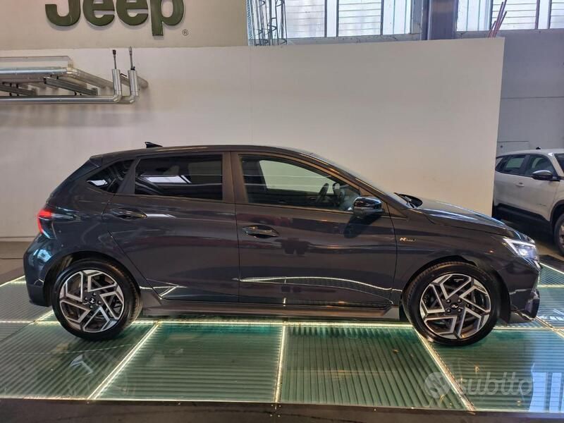Usata Hyundai i20 N Line 101 CV (74 kW) 2024 Grigio Berlina