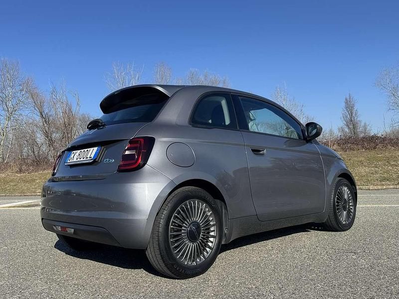 Usata Fiat 500e Icon 42 kW (58 CV) 2022 Grigio Utilitaria