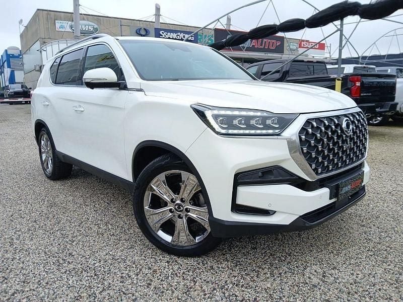 Usata Ssangyong (KGM) Rexton 201 CV (147 kW) 2022 Bianco SUV