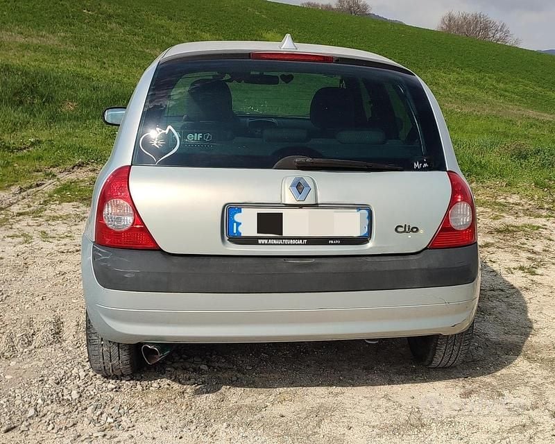 Usata Renault Clio II 2004 Grigio Utilitaria