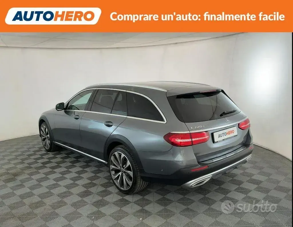 Usata Mercedes E220 Premium 194 CV (142 kW) 2017 Grigio Station wagon