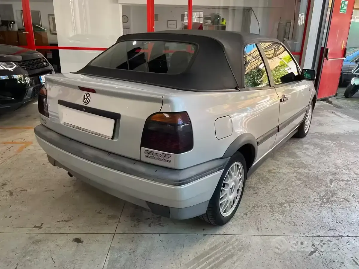 Usata VW Golf Cabriolet Highline 101 CV (74 kW) 1998 Grigio Cabrio