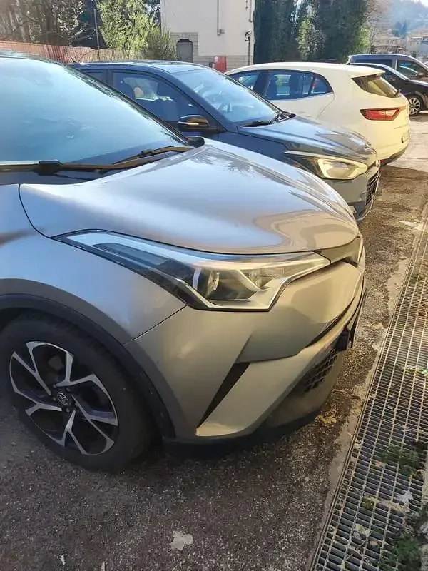 Usata Toyota C-HR Active 98 CV (72 kW) 2017 SUV