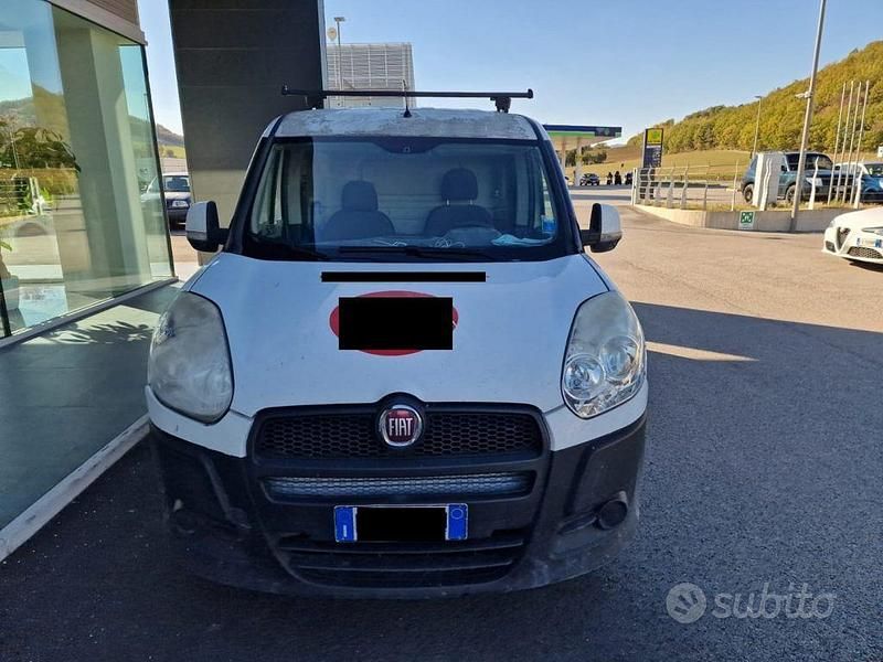 Usata Fiat Doblò 95 CV (69 kW) 2012 Bianco(met.) Monovolume