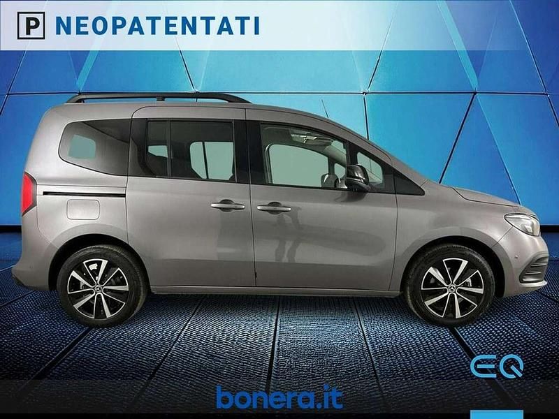 Nuova Mercedes EQT200 89 kW (122 CV) 2026 Grigio chromite metallizzato Monovolume