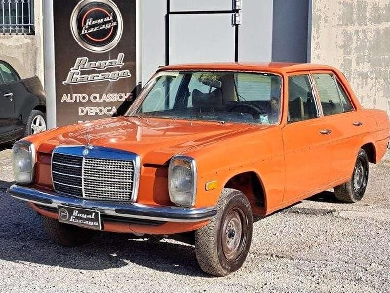Arancione Usata 1975 Mercedes W115 Tre volumi | 3999 € - Immagine 1/4