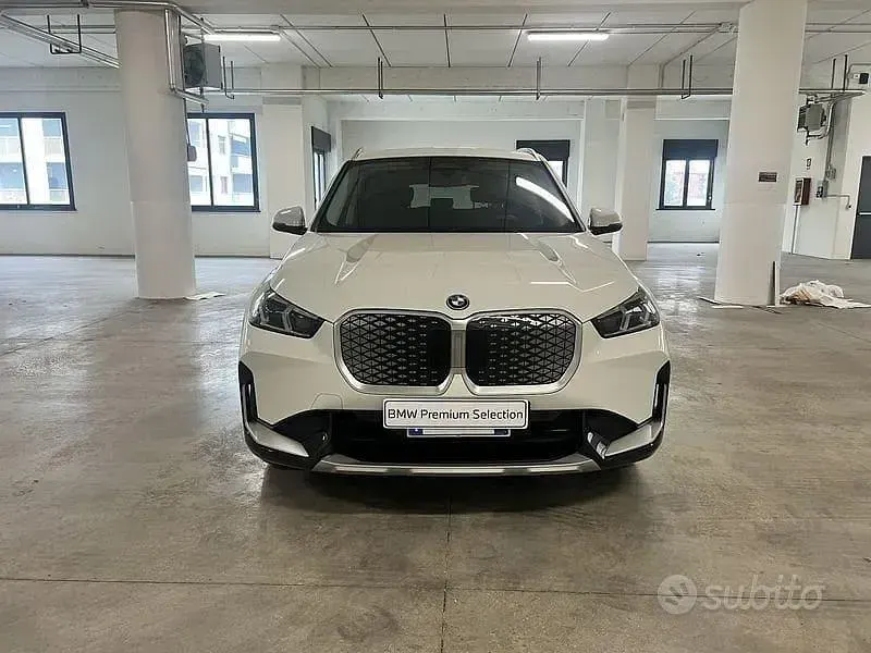 Begagnad BMW iX1 xLine 150 kW (204 HK) 2025 Vit SUV