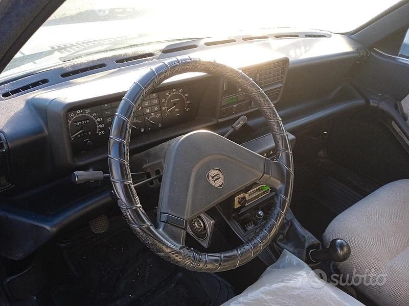 Usata Lancia Prisma 85 CV (62 kW) 1983 Grigio Berlina