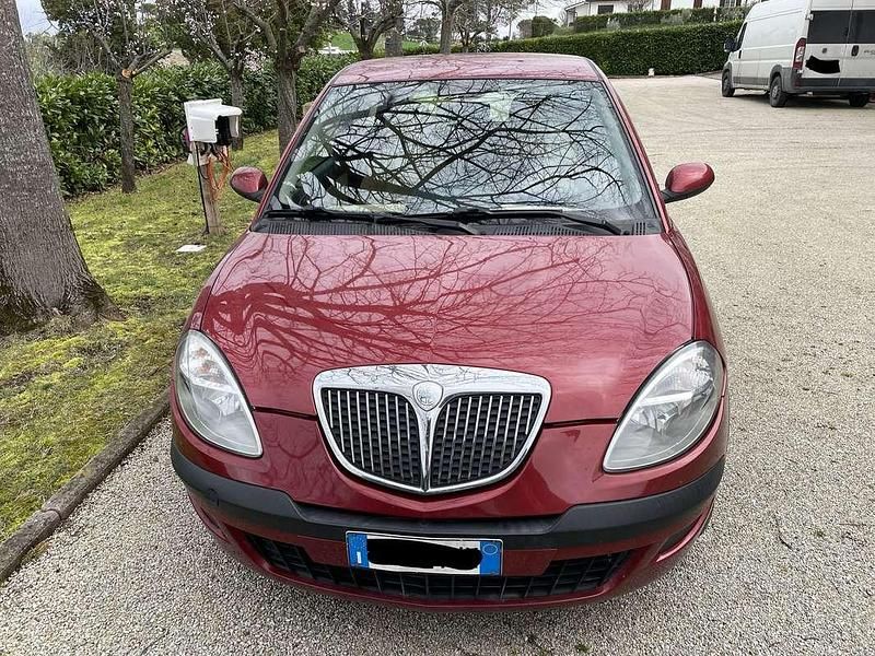Usata Lancia Ypsilon 69 CV (50 kW) 2006 Rosso Utilitaria