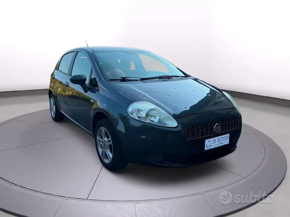 Usata Fiat Grande Punto 65 CV (47 kW) 2007 Grigio Utilitaria