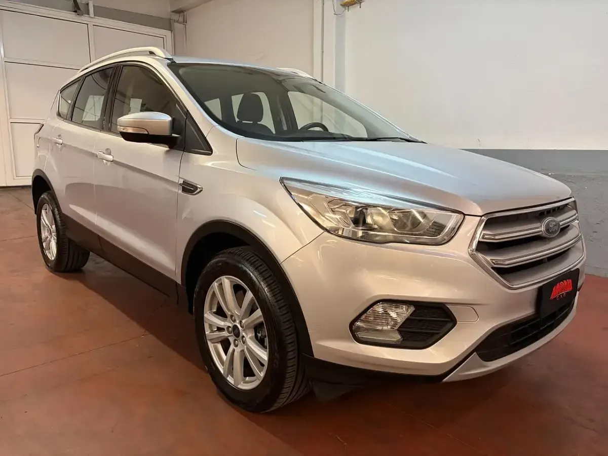 Usata Ford Kuga Business Edition 120 CV (88 kW) 2018 Argento SUV