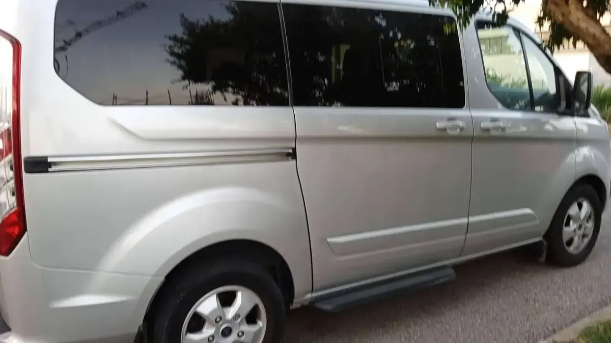 Usata Ford Customline 131 CV (96 kW) 2017 Grigio Furgone
