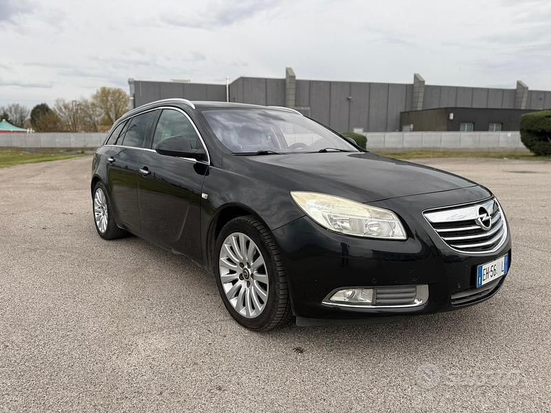 Usata Opel Insignia Cosmo 180 CV (132 kW) 2011 Nero Station wagon