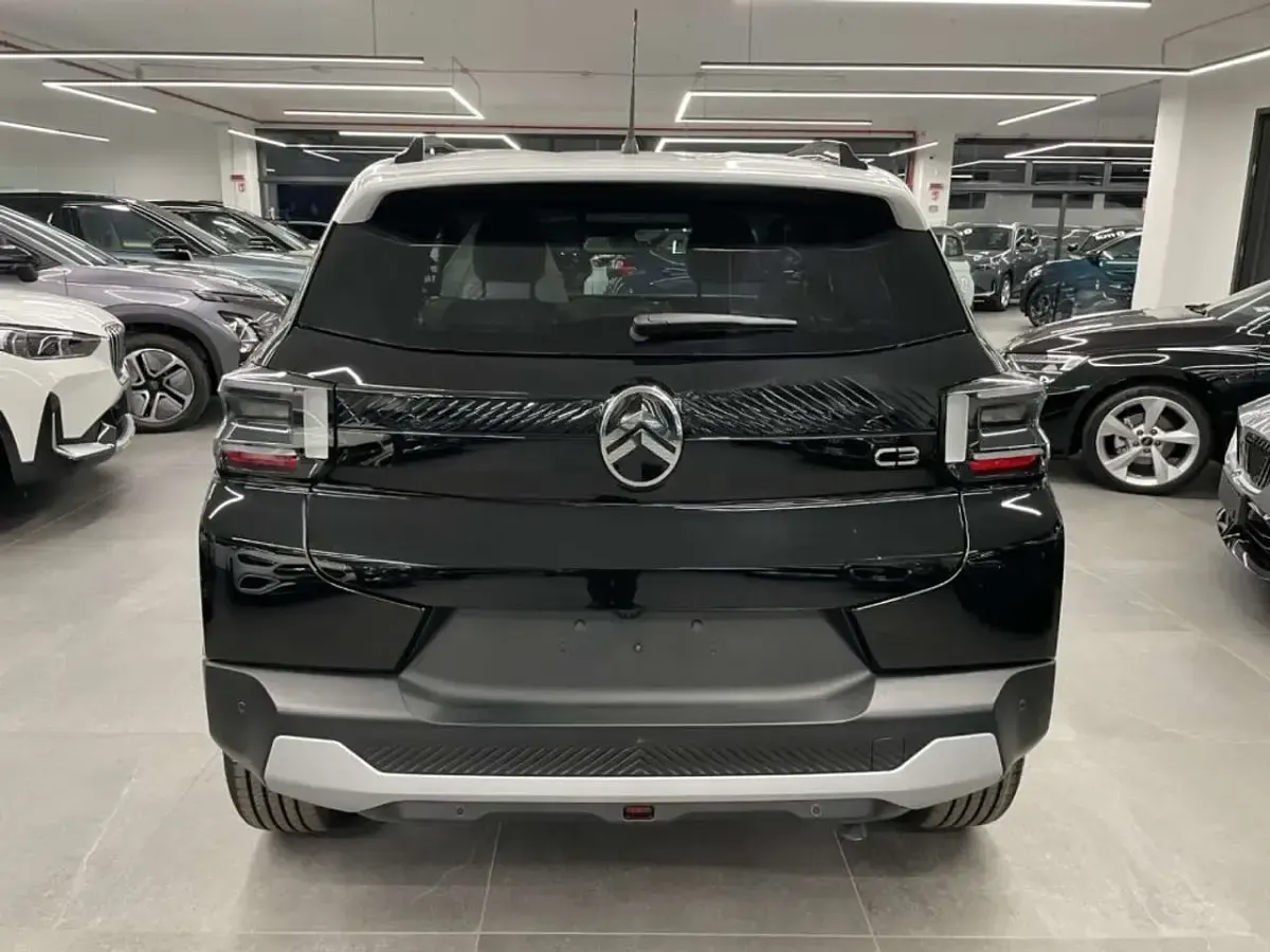 Nuova Citroën C3 PureTech 101 CV (74 kW) 2026 Night black SUV