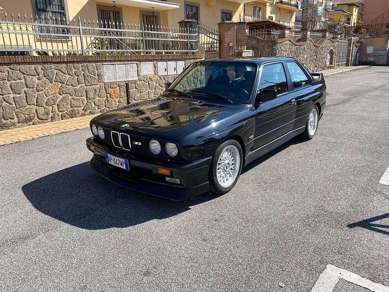 Usata BMW M3 200 CV (147 kW) 1987 Nero Berlina