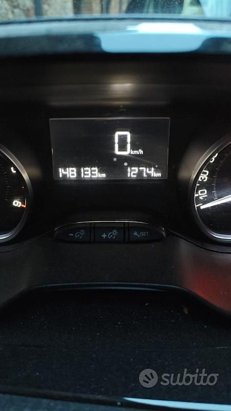 Usata Peugeot 2008 99 CV (72 kW) 2016 Bianco SUV